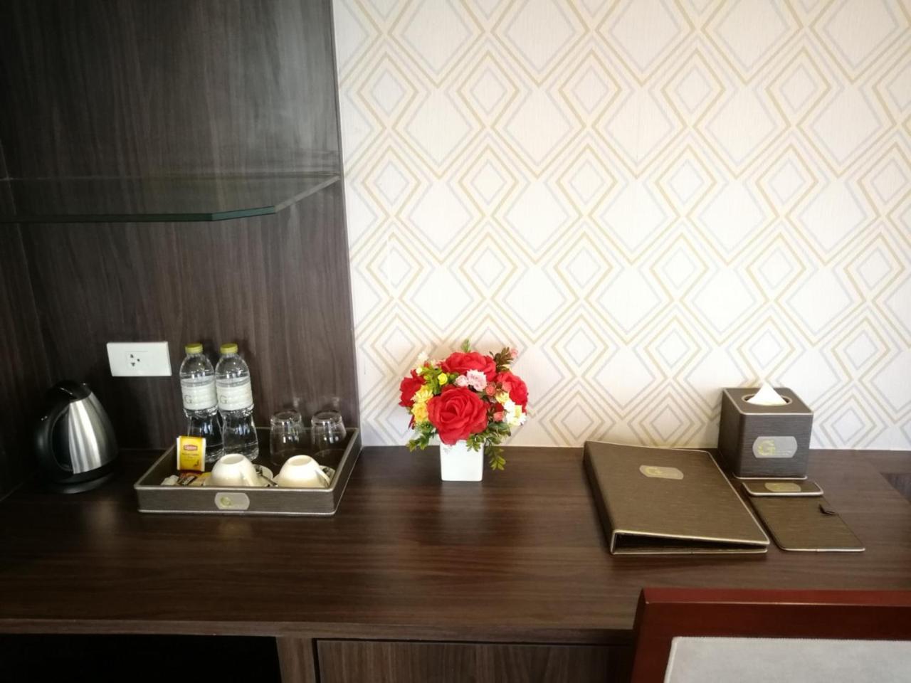 Golden Jomtien Beach Hotel Exterior photo