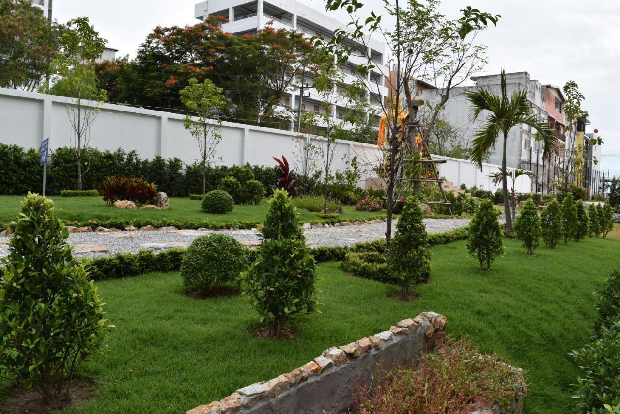 Golden Jomtien Beach Hotel Exterior photo