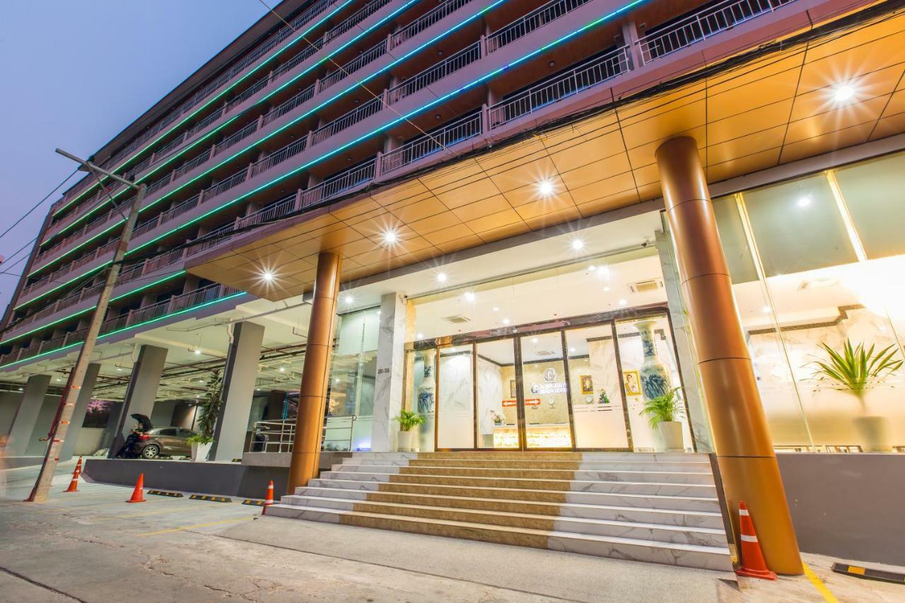 Golden Jomtien Beach Hotel Exterior photo