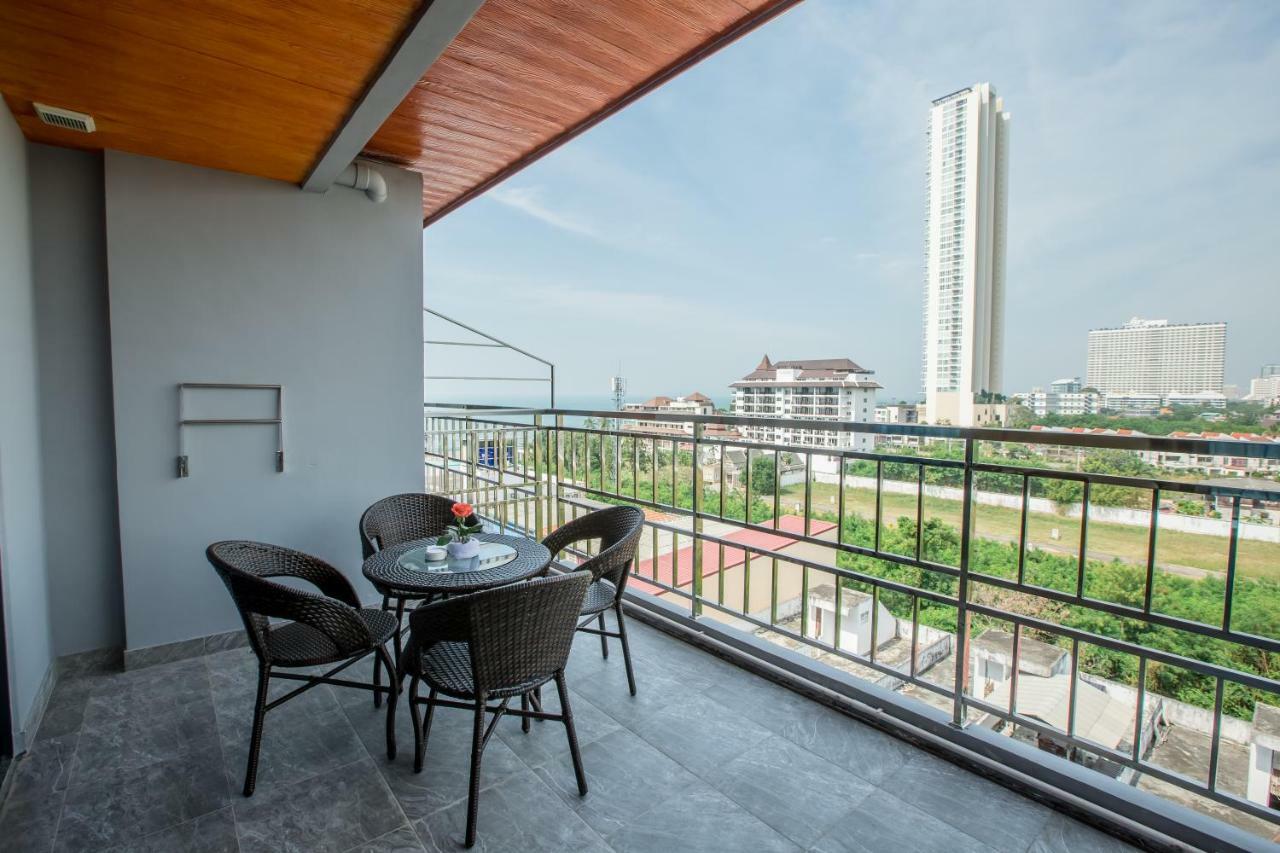 Golden Jomtien Beach Hotel Exterior photo